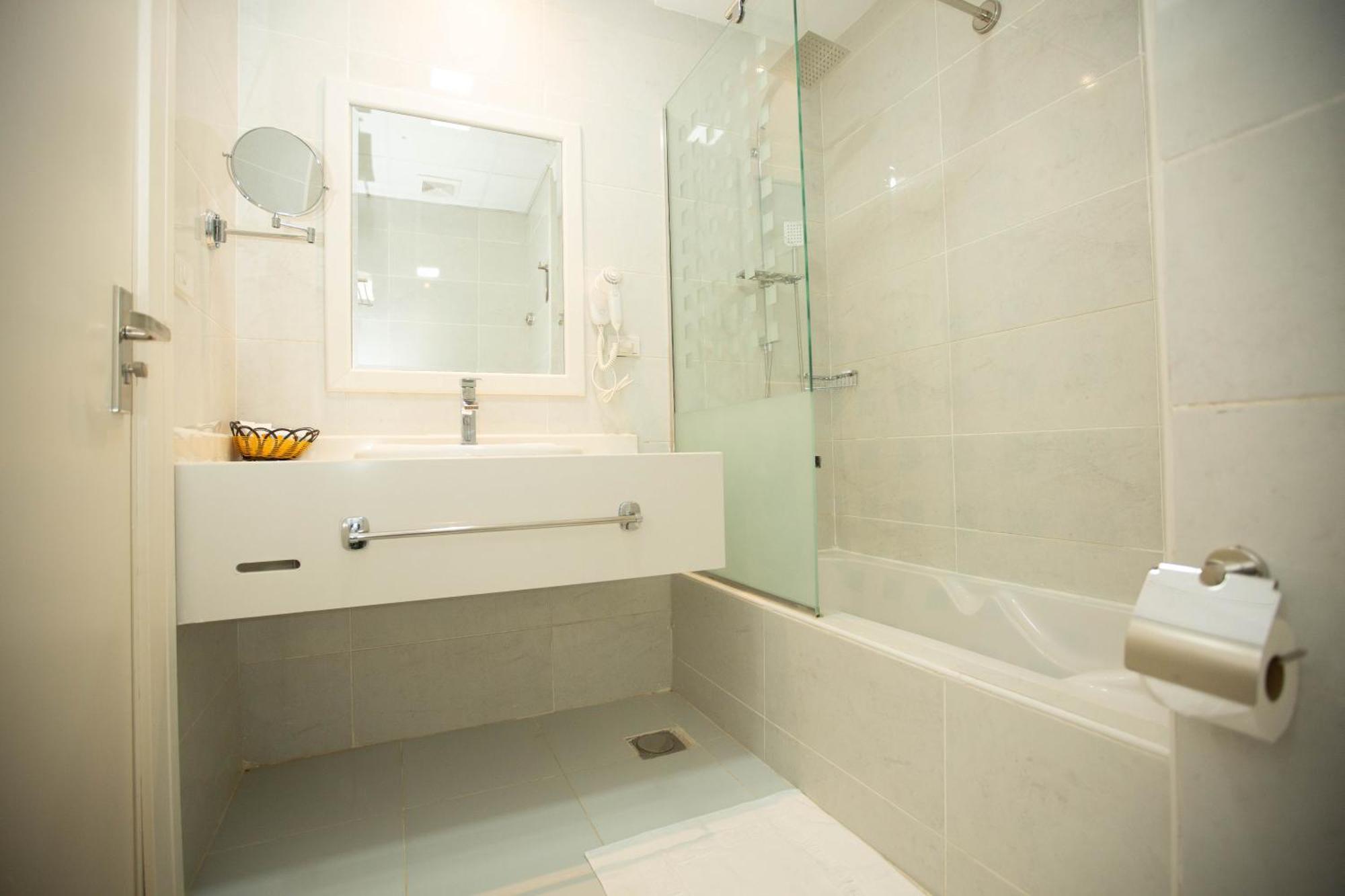 Marina Aqua Park Hotel Aswan Bagian luar foto